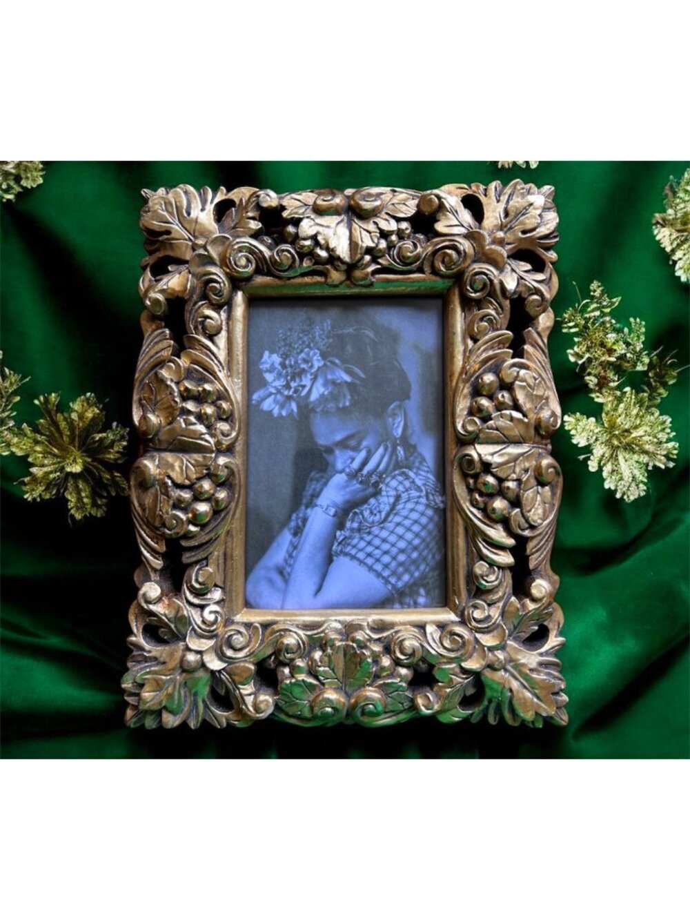 Vintage Gilded Gold Ornate Standing Photo Frame